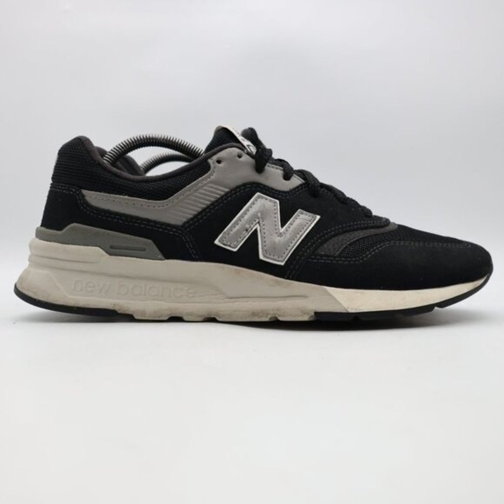 New Balance Men's Black and Cream Sneakers